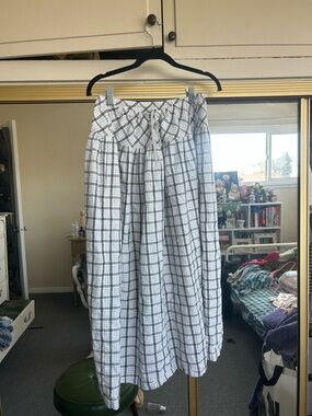 Uniqlo White and Black Plaid Maxi Skirt